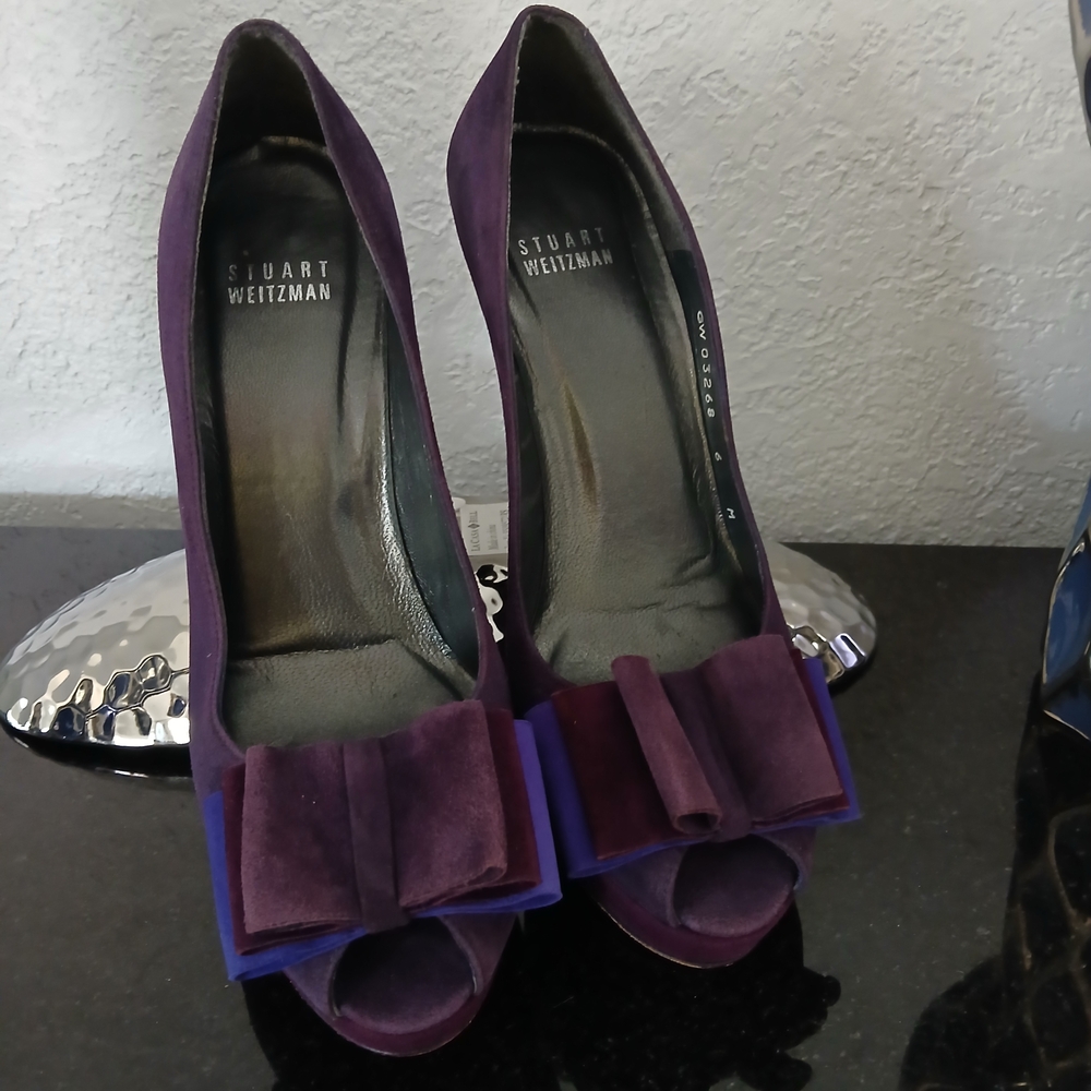 Stunning Purple Suede Bow Heels by Stuart Weitzman – Elegant Statement Pumps - Picture 2 of 16